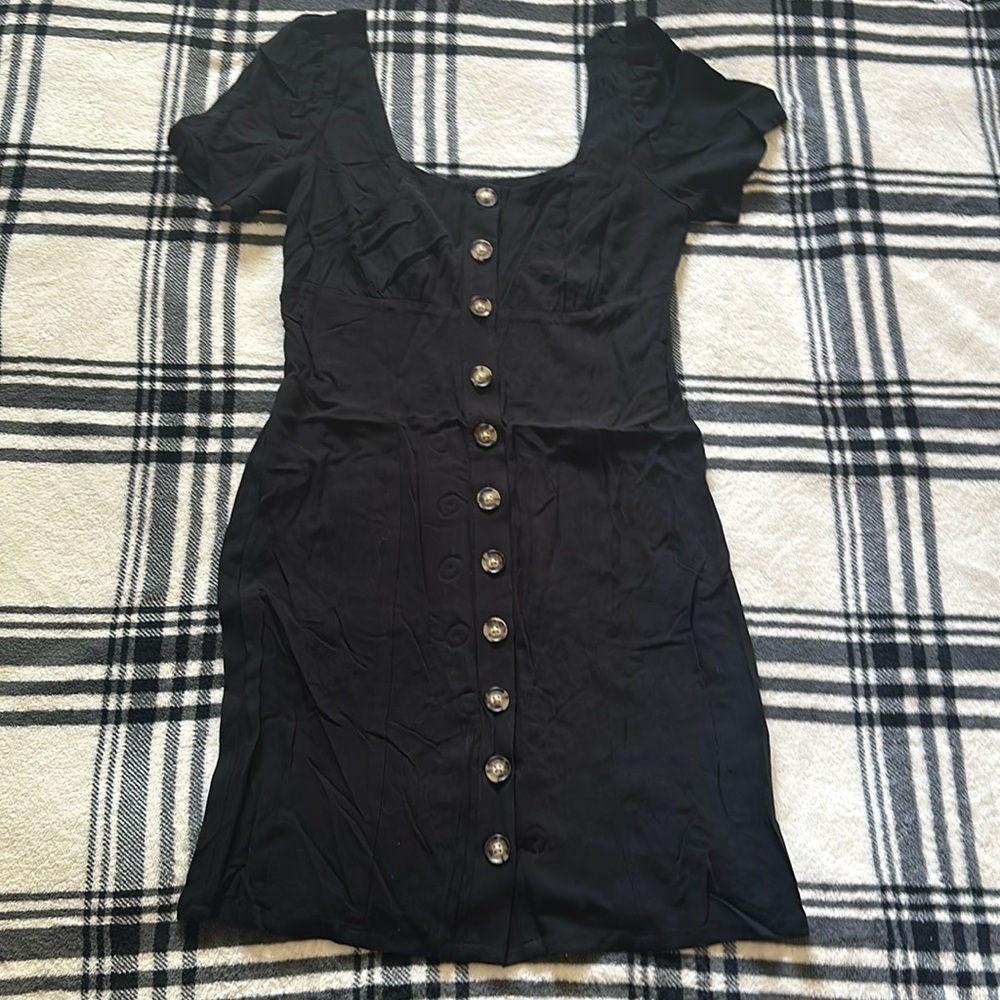 Express black button short sleeve scoop neck dress size small new without tags